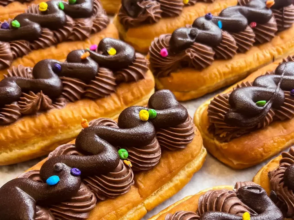 the cake box sweet dogs.